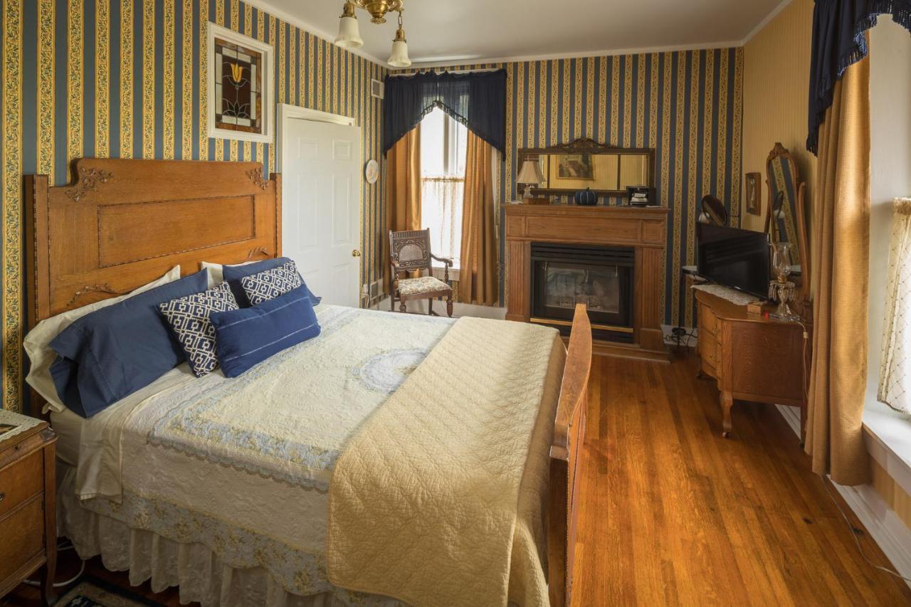 Bed and Breakfast The Steamboat House à Galena Extérieur photo