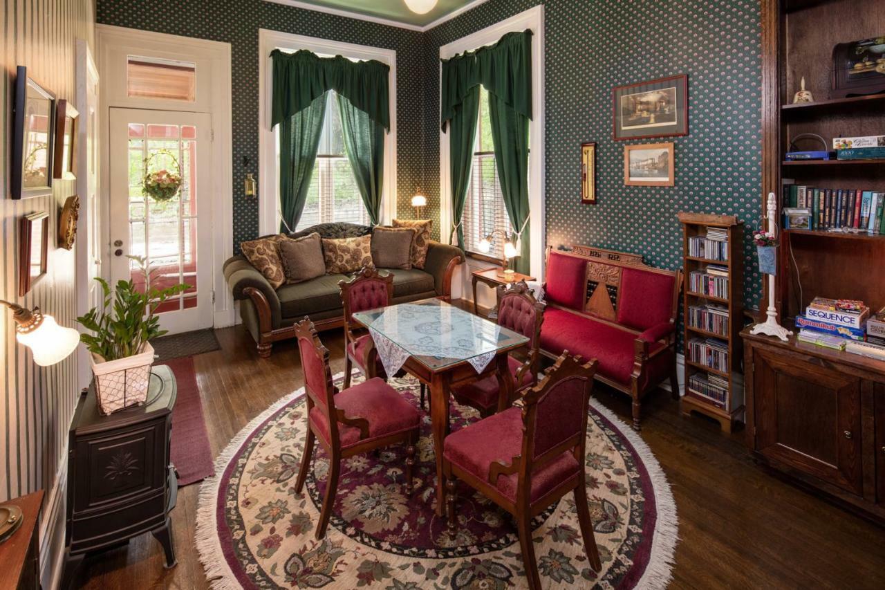 Bed and Breakfast The Steamboat House à Galena Extérieur photo